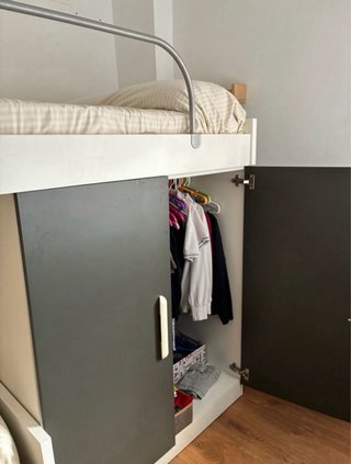 Litera con armario integrado