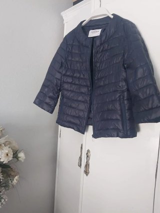 Chaqueta azul acolchada