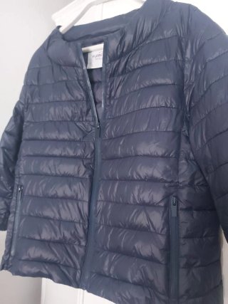 Chaqueta azul acolchada