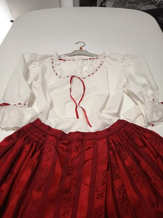 Falda huertana/fallera roja