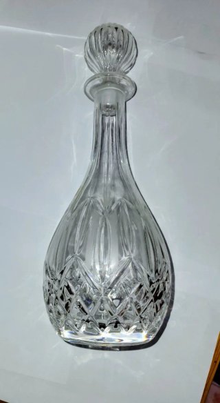 Botella de cristal italiano tallado