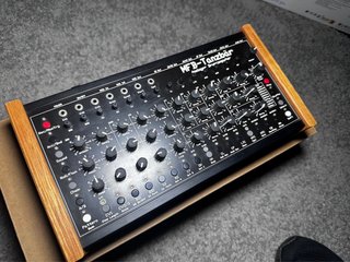 MFB Tanzbar - Caja de ritmos analógica
