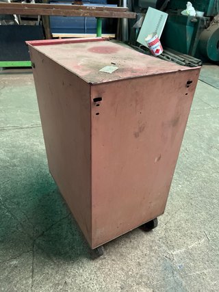 Carro de herramientas usado