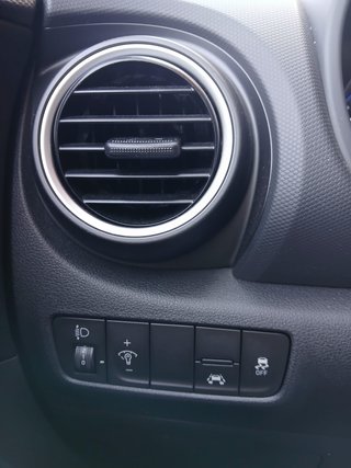 HYUNDAI KONA TECNO 2C Red 4x2 120cv