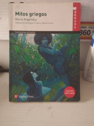 Libro Mitos griegos . María Angelidou