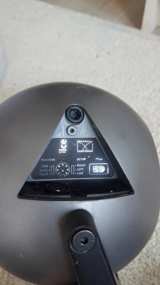Altavoces Bang & Olufsen Plateados y Negros