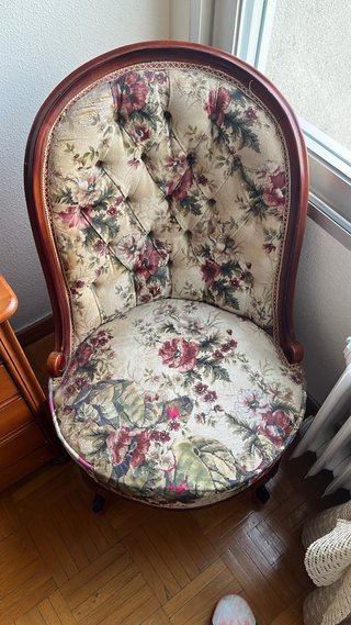 Sillón de dormitorio floral