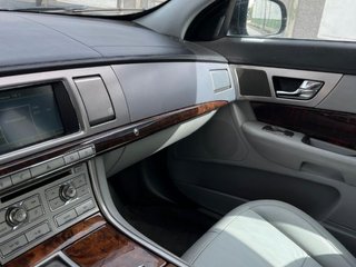 Jaguar XF 2011