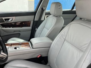 Jaguar XF 2011