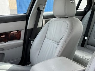 Jaguar XF 2011