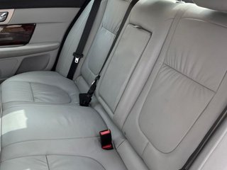 Jaguar XF 2011