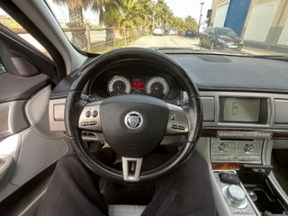 Jaguar XF 2011