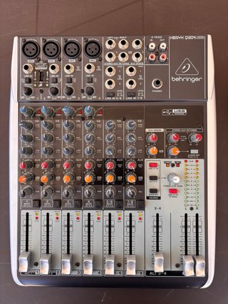 Tavola di mixaggio Behringer Xenyx Q1204USB