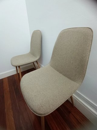 2 Sillas Beige Tela y Madera