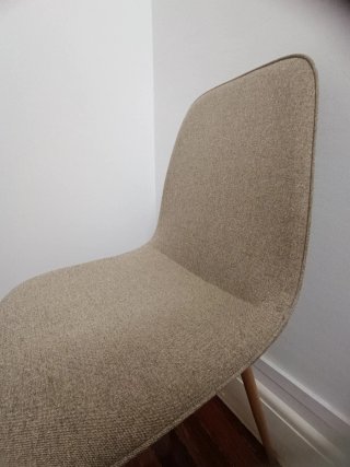 2 Sillas Beige Tela y Madera