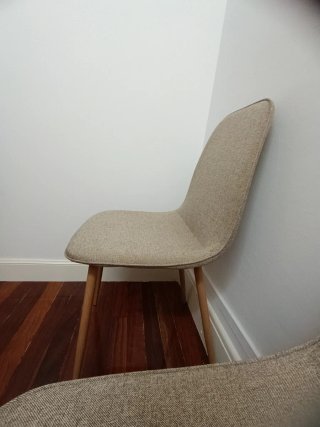 2 Sillas Beige Tela y Madera