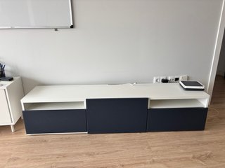 Mueble TV blanco y azul