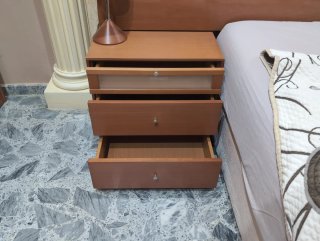 Cabecero de madera con mesitas (cama 150cm)