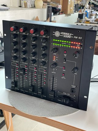 Formula Sound PM90 Mesa Mezclas DJ