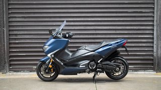 Yamaha TMAX 530 DX Maxi Scooter