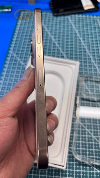 iPhone 16 promax Dorado bateria 100%