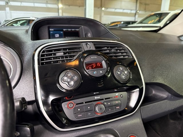 RENAULT KANGOO 2019 ETIQUETA C / VERSION EXTREAM
