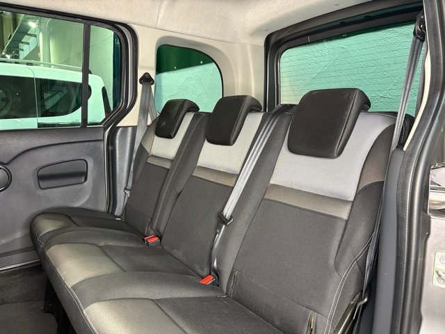 RENAULT KANGOO 2019 ETIQUETA C / VERSION EXTREAM