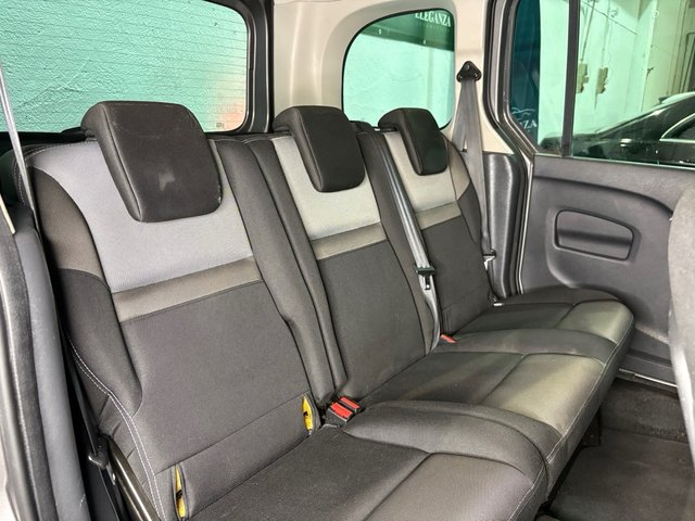 RENAULT KANGOO 2019 ETIQUETA C / VERSION EXTREAM