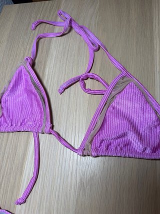 Bikini rosa textura canalé estilo brasileño