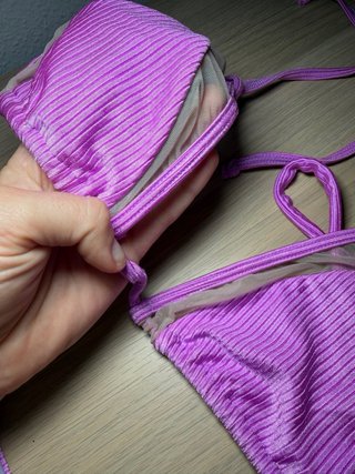 Bikini rosa textura canalé estilo brasileño