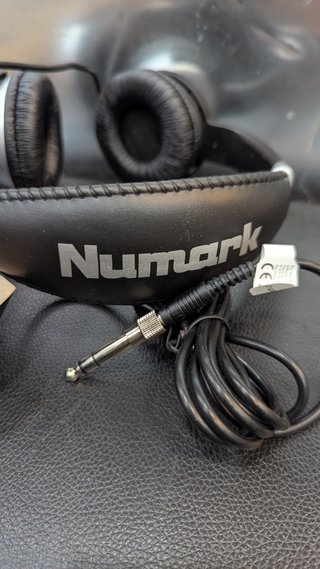 Numark HF125 Auriculares de Grabación