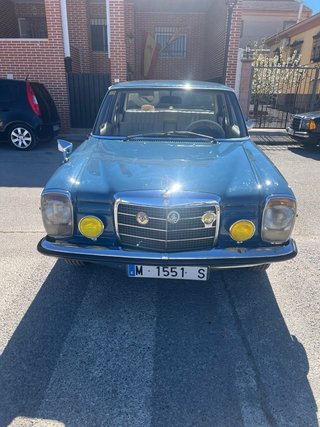 Mercedes-Benz W115 1980