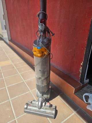 Aspirador Dyson Pie. modelo DC18 Slim Allergy.
