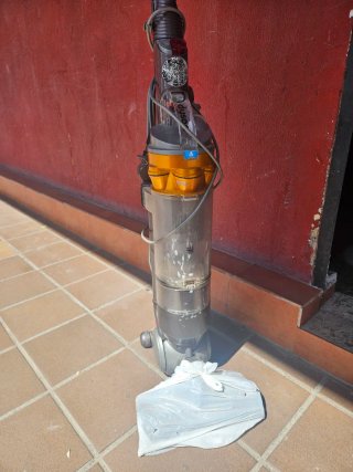 Aspirador Dyson Pie. modelo DC18 Slim Allergy.