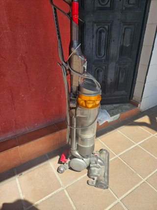 Aspirador Dyson Pie. modelo DC18 Slim Allergy.