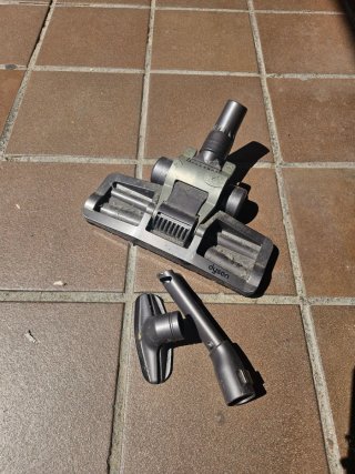 Aspirador Dyson Pie. modelo DC18 Slim Allergy.