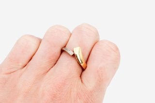 Anillo De Oro Combinado De 18K.. Ref: 076-01-00399