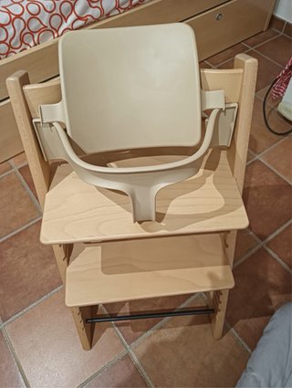 Trona de madera para bebé stoke tripp trapp