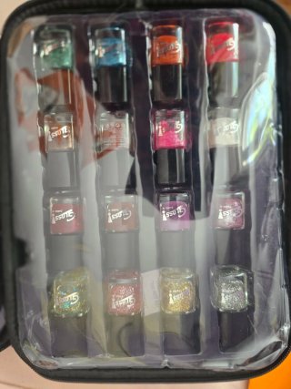 Estuche Nail Art con 16 Esmaltes