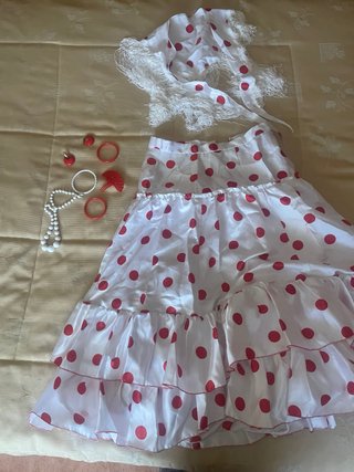 Falda flamenca con matoncillo y accesorios