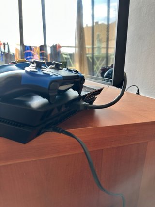 Consola PS4 Sony + 3 Mandos (Negro, Rojo, Azul)