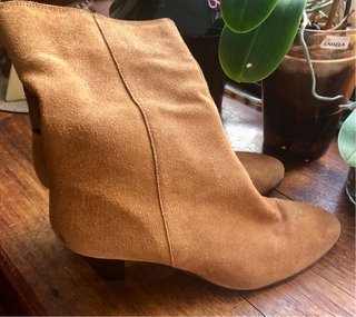 Botines de ante marrones