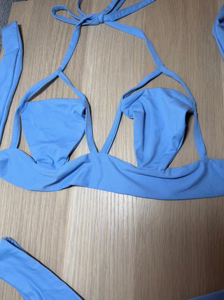 Bikini brasileño azul bebé