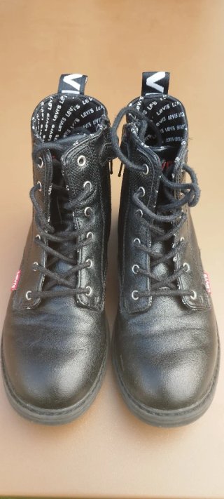 Botas Levi's niña negras