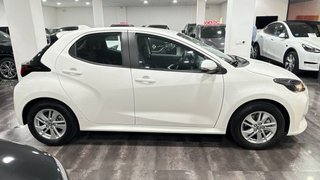 TOYOTA Yaris 1.5 120H Business Plus