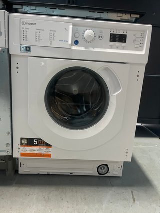 Lavadora Indesit Panelable 7kg con Poco Uso