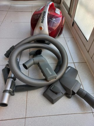 Aspiradora Hoover Roja 1800W