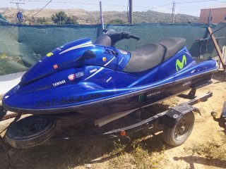 Moto de agua Yamaha XL 1200 con remolque