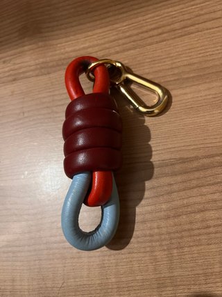 Llavero Loewe Cápsula Azul y Rojo