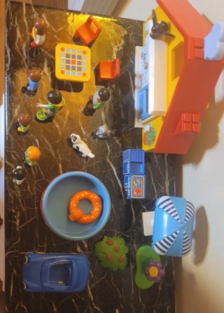 Casita Playmobil con figuras y accesorios